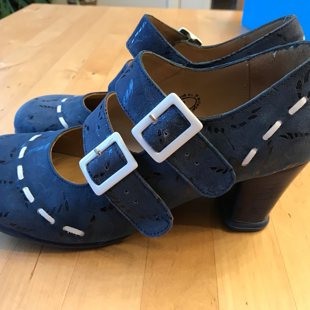 Fluevog Blue birds - Women’s 7 Operettas Cavaliers